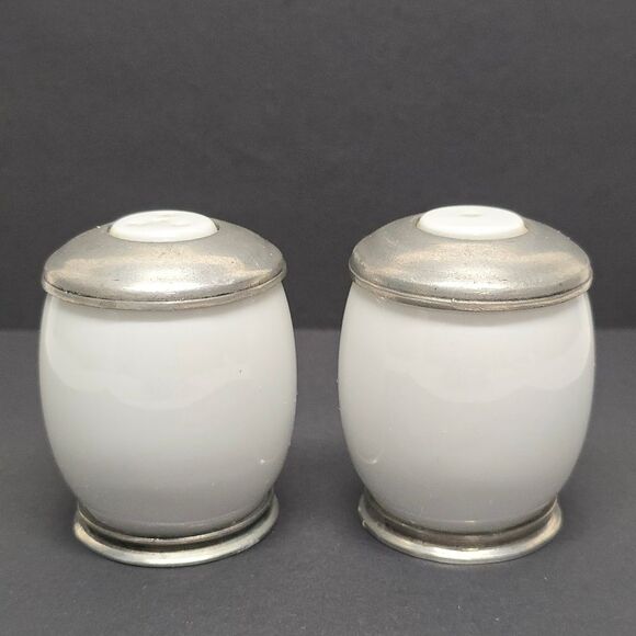 NOT FOR SALE Vintage Etain France Pewter And Porcelain Salt And Pepper Shakers - Picture 3 of 8